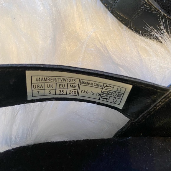 Vionic Sandals - Picture 3 of 5